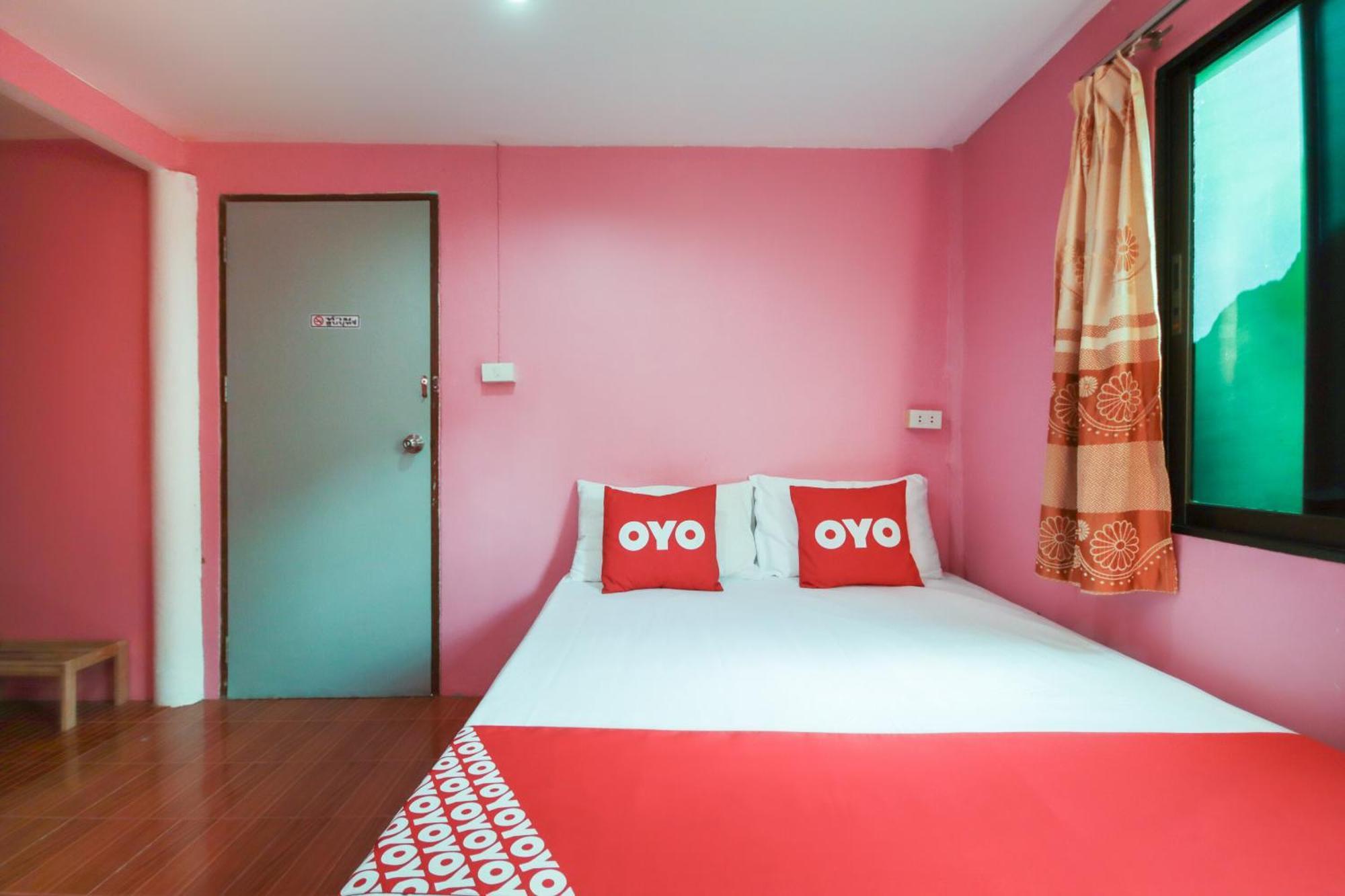 Oyo 1163 Eden Hostel Phuket Exterior photo